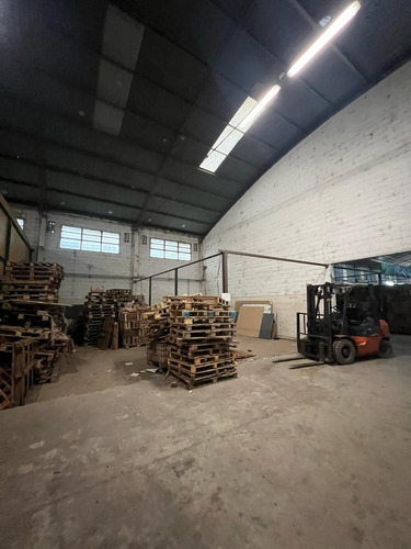 Venta 2 Naves Industriales 7 Locales Y 2 Casas Lote 7472m2 - Villa Allende
