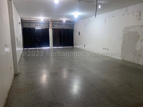 Local En Venta Inm Flor Amarillo Ubicado En Via Principal Con Alto Flujo De VehĂculos Y Muy Cercano A Conjunto Residencial. Cuenta Con Area De Despacho , Deposito , Mezzanina. Valencia 24-8210