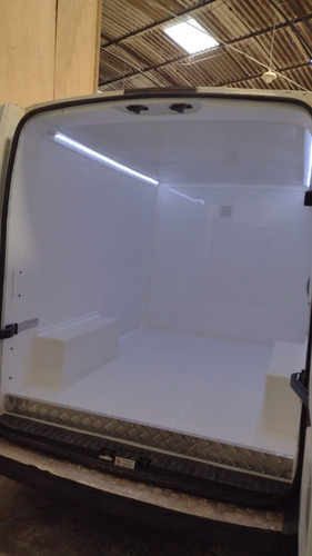 Imagem 5 de 8 de Master Refrigerada 2020 10 Negativo