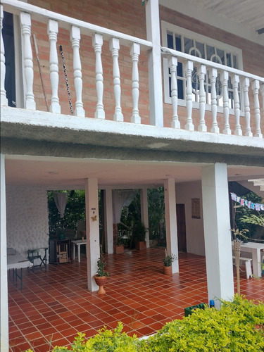 2  Casas  Con Lote Vda Zapata La Mesa 