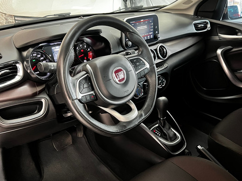 Fiat Cronos 1.8 Precision 16v Flex Aut. 4p