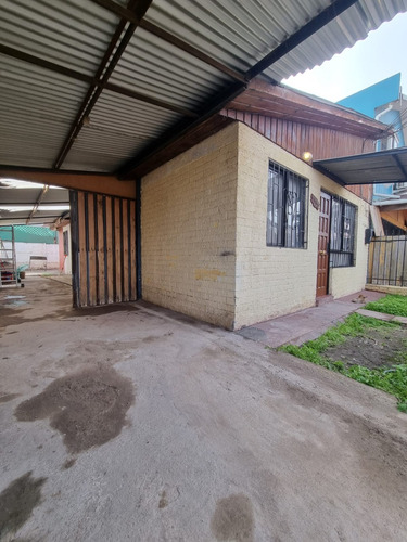 Casa Ubicada En Villa Los Héroes.