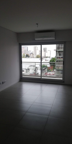 Excelente Dos Ambientes Superluminosos - Cochera Fija- Baulera-amenities -