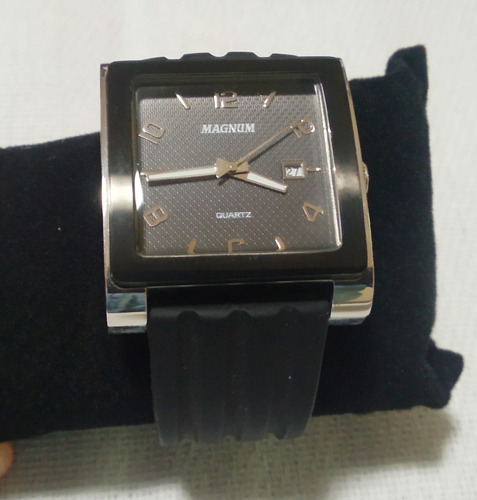 Relogio Usado Magnum Quadrado Fundo Preto Original Veja