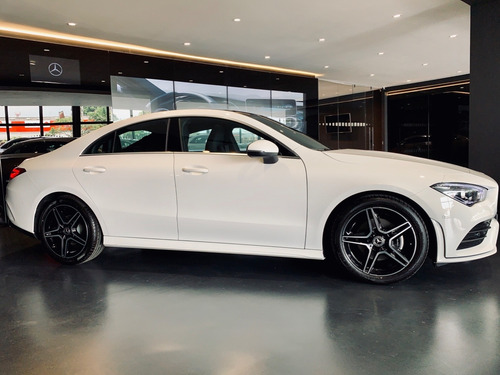 Imagen 2 de 13 de Mercedes Benz Cla200 Amg Line At 2023 0km Blanco