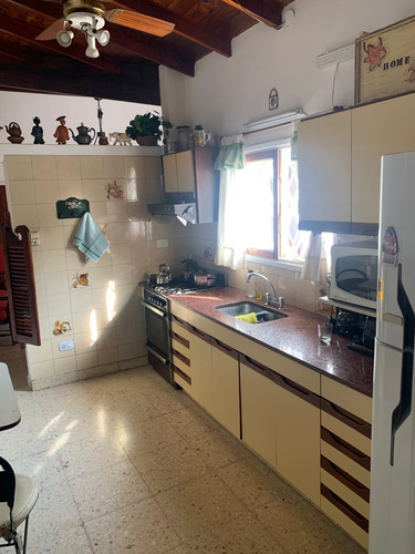 Casa 4ambientes Laprida 1667
