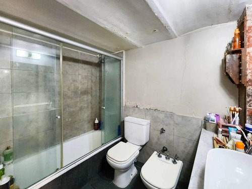 Semipiso Antiguo 6 Amb Con Balcón Y Entre Piso