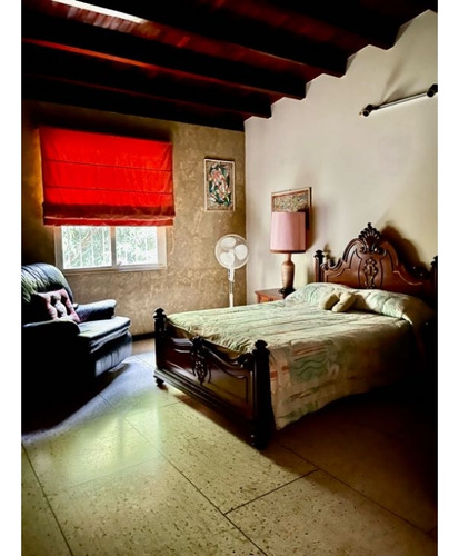 Vendo Casa 430m2 4h+s/4.5b/6p Santa Paula 4462