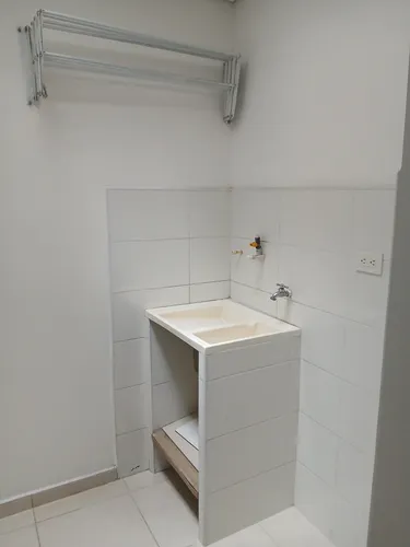 2 Habitación, Cocina Integral, Closet Estudio