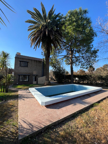 Venta. Roldan. 3 Dormitorios Piscina. Terreno Forestado De 788 M2 Permutas!!! Bajo Su Precio