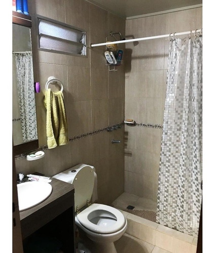 Imagen 6 de 13 de Galpon En Zona Industrial 240m2 Cub + Oficina Y Baño