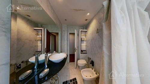 Venta De Departamento En Belgrano R De 5 Ambientes.