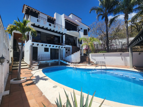 Venta Casa Nochebuena Con Alberca Climatizada Y Vistas Expectaculares En Todos Sus Espacios Con Todos Los Servicios Dentro De Fracc Rancho San Diego Ixtapan De La Sal Edomex