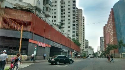 Imagen 2 de 9 de Avenida Urdaneta Local Se Alquila O Se Vende