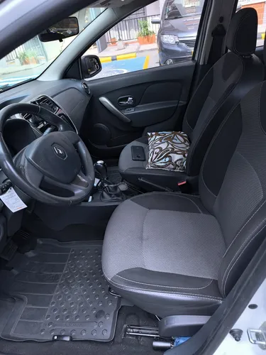 Renault Logan 1.6 Privilege / Intens