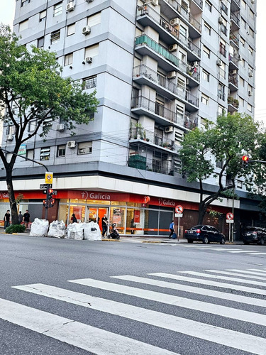 Venta 4 Amb Piso Alto Con Cochera En Colegiales