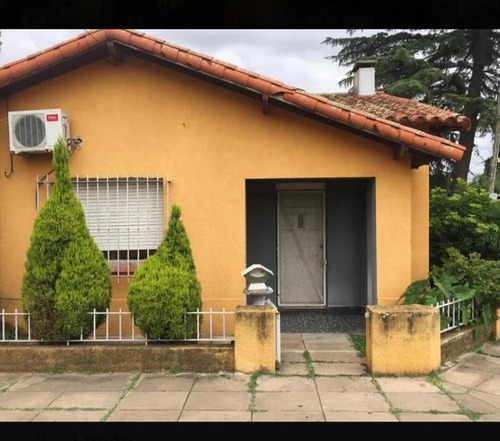 Imagen 3 de 14 de Permuta - Chalet De 4 Ambientes En Venta Ideal Emprendimiento - Ituzaingo Sur