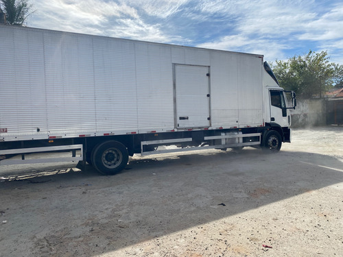 Iveco Tector 170e21 4x2 - 2020 Com Baú