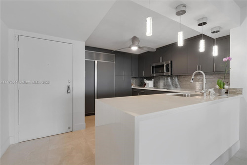 Departamento En Venta Ubicado En 2301 Collins Ave, Miami, Florida