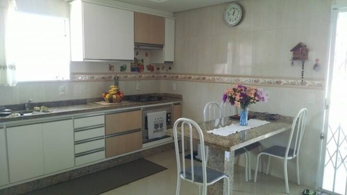 Imagem 8 de 13 de Linda Casa - 04 Dormitórios C/ Suíte E Piscina - Barreiros - 2387
