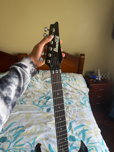 Ibanez Gio Con Floyd Rose De Ibanez Rg (Usado)
