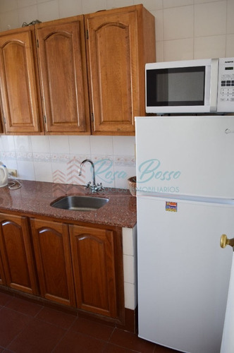 Apartamento En Peninsula, 2 Dormitorios *- Ref: 2774