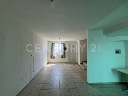 Venta De Casa En Fraccionamiento Los Encinos
