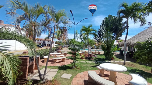 Imagen 28 de 28 de Re/max 2mil Alquila Townhouse En Urb. Paraiso Ii, Agua Marina Coutry Club
