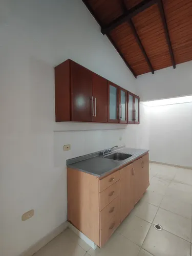 Casa En Arriendo En Prados Del Este. Cod A30680