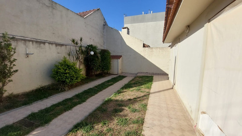 Casa Tipo Chalet, 3 Hab., Impecable Estado, Zona Privilegiad