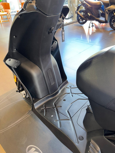 Kymco Scooter Electrico Agility Carry Ev// No Sunra