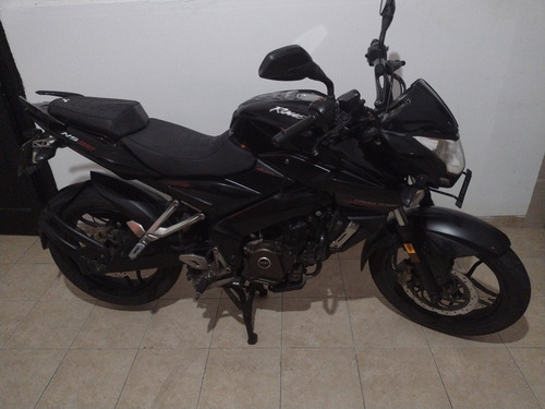 Rouser Ns 200