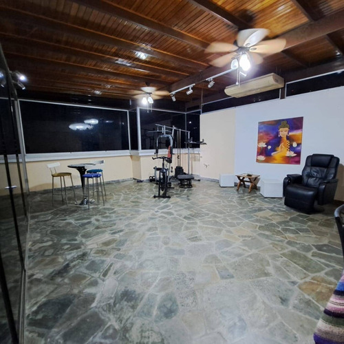 Imagen 6 de 30 de Se Alquila Imponente Penthouse En La Urbanizacion La Trigaleña, Pozo Y Planta 165897 Andres Peña