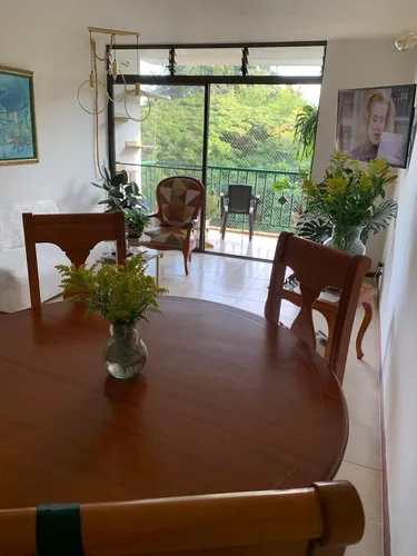 Venta Espectacular Apartameno Sur De Cali.barrio Quintas De Don Simon. Quinto Piso, Sin Ascensor. Parqueadero Propio Cubierto. 88 Mts.