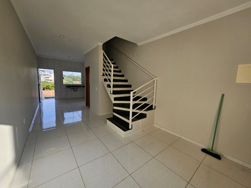 Sobrado Com 2 Dormitórios À Venda, 123 M² Por R$ 280.000,00 - Vitória Vale - Caçapava/sp