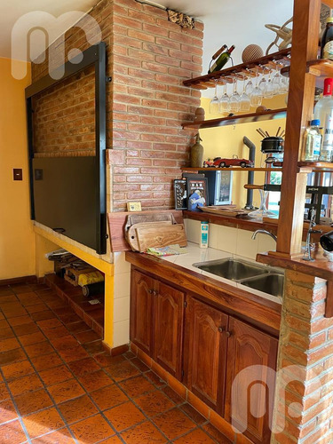 Venta De Casa De 4 Dormitorios En Campos De Roca