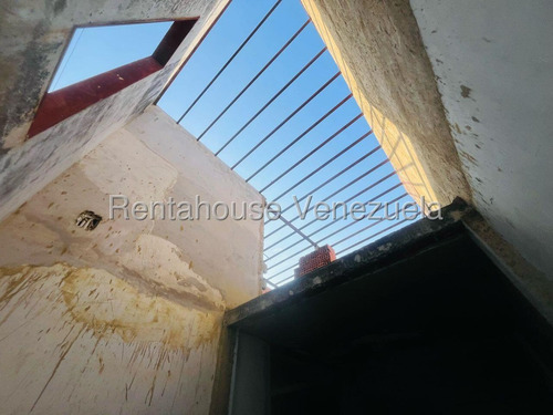 Venta Casa En Cabudare En Obra Gris, Ubicada En Un Urbanismo Cerrado Con Seguridad ,urb La Montanita Katty Vasquez Kv- Cod 25 -19913