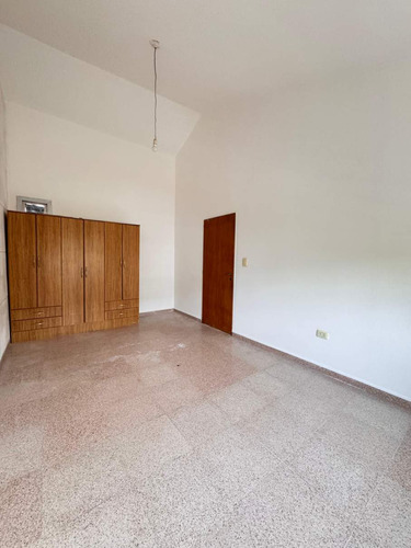Alquiler Duplex A Metros De Av. Sabattini - 2 Dorm Con Cochera Y Patio - Veni A Verlo!