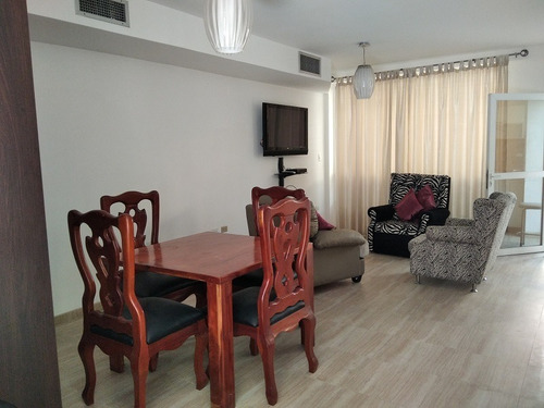 Imagen 3 de 23 de Town House En Alquiler Conj. Res Costa Dorada