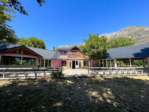 Complejo Turístico En El Hoyo Chubut