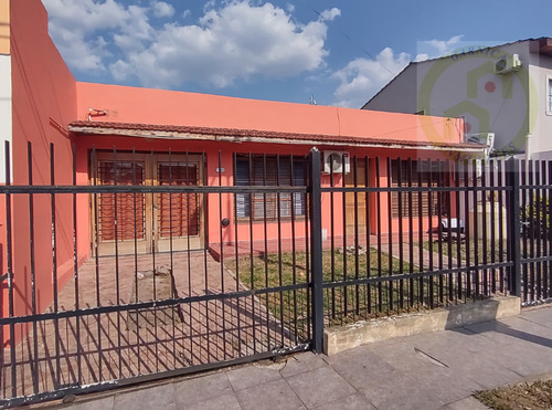 Casa Americana En El Corazon De San Antonio De Padua - Ubicacion Privilegiada