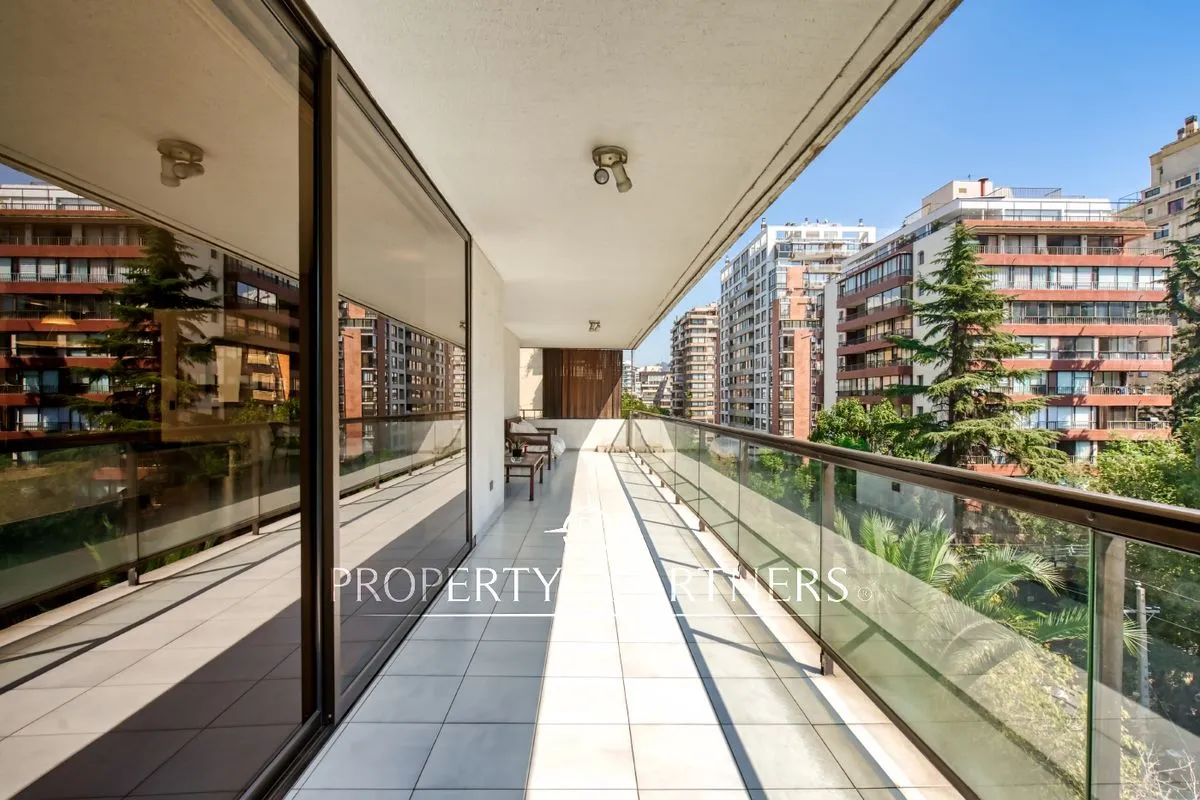 Imagen 4 de 29 de Muy Amplio, Con Preciosa Vista Asegurada