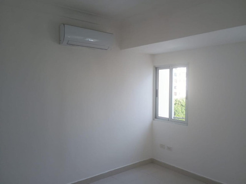 Alquilo Apto En Torre Monarca De El Vergel, 3 Habs. 160 Mts.2, Piso 6, Incluye Linea Blanca