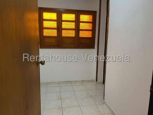 Townhouse En Alquiler En La Granja Naguanagua Valgo Comodo Amplio Cocina Moderna
