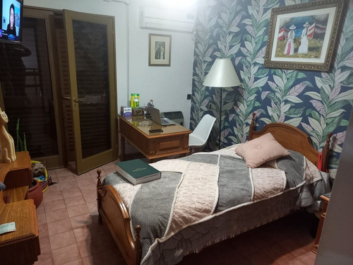 Casa 4 Dormitorios En El Centro De Junín!