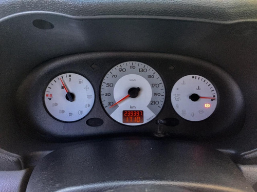 Imagen 8 de 15 de Renault Clio 1.2 2006