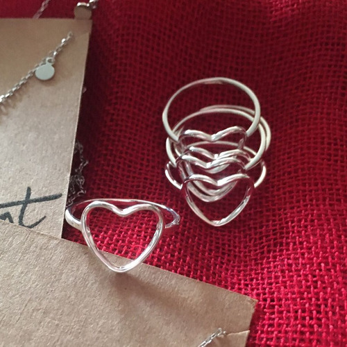Imagen 1 de 2 de Anillo Silueta Corazón Plata Talla 18