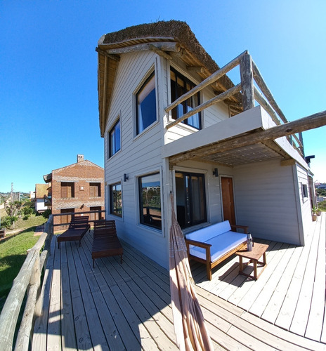 Imagen 3 de 21 de Alquiler Casa Punta Del Diablo, Metros Playa, Vista Al Mar.