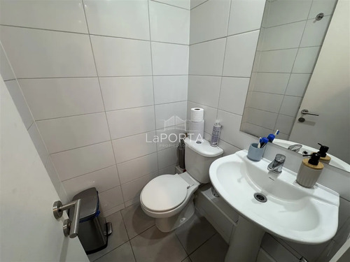 Exclusiva Oficina 70 M2 /pedro De Valdivia /sector Comercial
