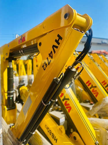 Hidrogrua Hyva Hv47 4.3 Tnm Peso Eq: 660 Kg Precio Anticipo